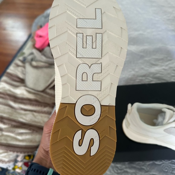 NWT Out N About III Sorrell - Picture 15 of 16